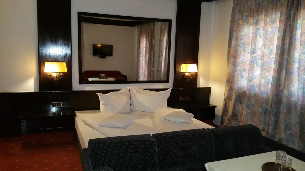 Conacul Balta Alba Hotel Екстериор снимка