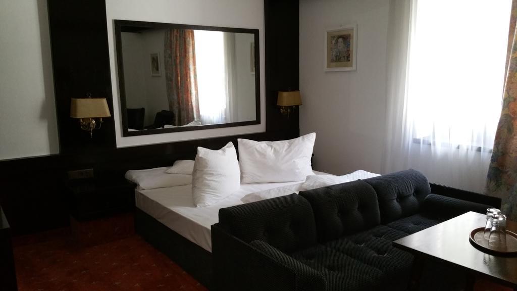 Conacul Balta Alba Hotel Екстериор снимка